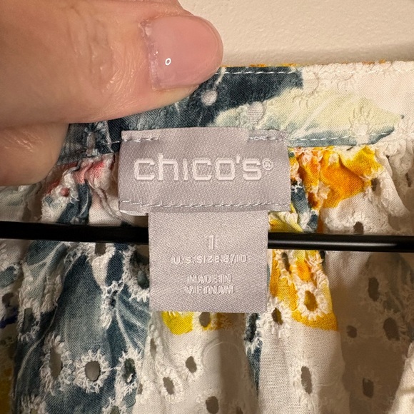 Women’s Chico's lemon floral print eyelet boho top- Chico’s size 1/8-10 - Picture 4 of 8